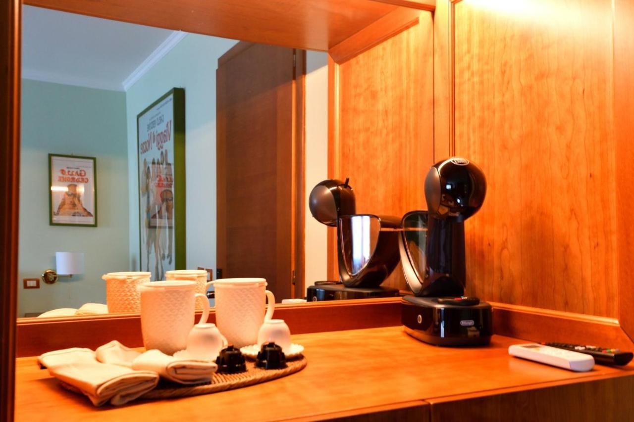 Bed and Breakfast Le Cinema Formia Exterior foto